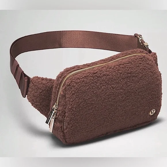💕NEW💕 Lululemon Brown Textured Fleece Bag with Zipper - Picture 2 of 7